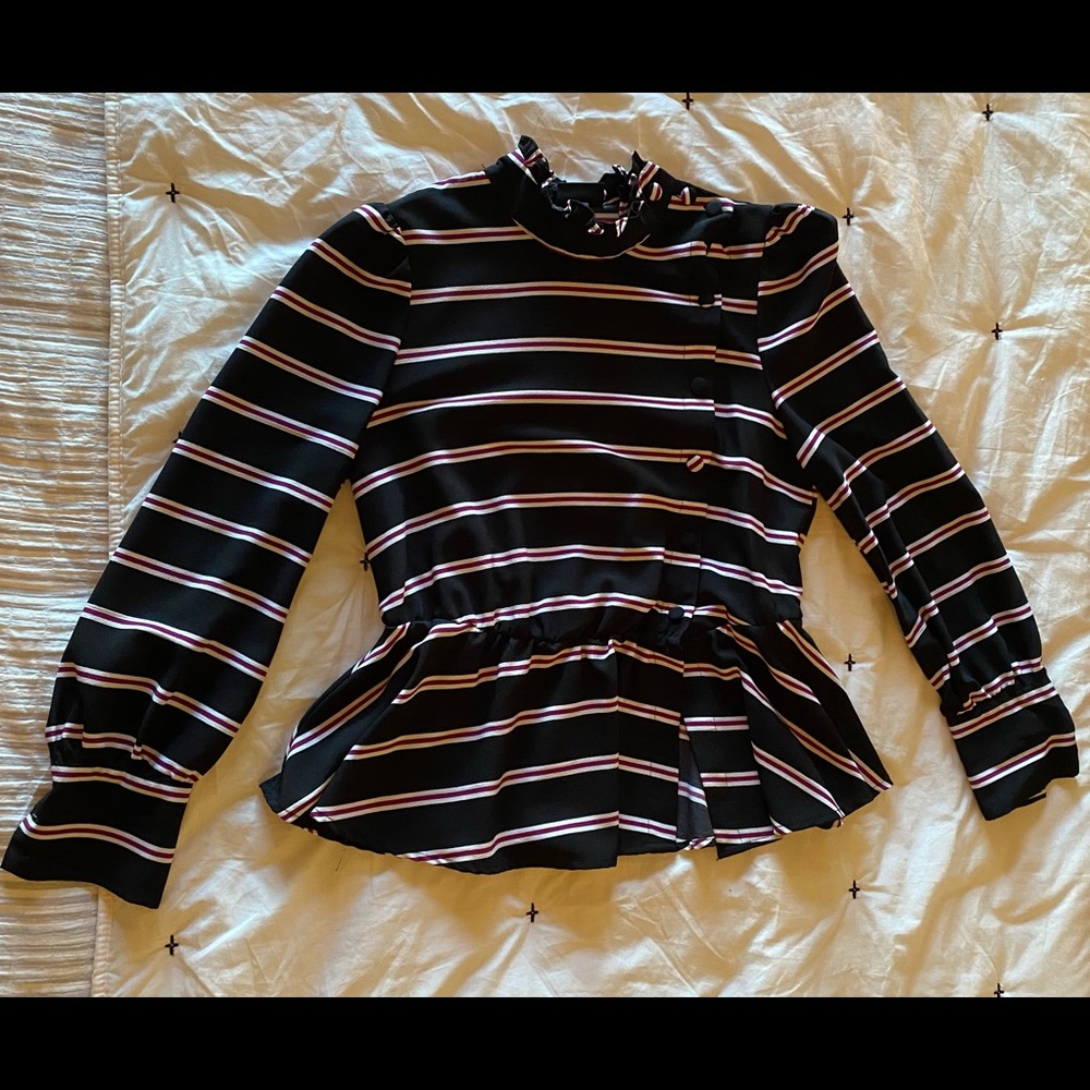 Who What Wear
Size small
Black + white + magenta/burgundy